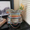 Elegante Bolso Tejido Arcoíris Shuai Mi para Mujer, Nuevo Modelo 2026, Bolso de Playa Estilo Vacaciones, Bolso de Hombro Casual de Gran Capacidad