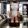 Ornamento de Chão Gigante Extra Grande (1,85m) de Urso Cartoon DJ com Strass e Vidro para Decoração de Interiores de Hotel e Pousada