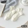 Meias Finas de Algodão para Primavera Femininas, Meias de Cano Médio com Relevo 3D Estilo Japonês, Meias Versáteis de Cor Sólida com Babados de Renda Doces