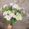 Buquê de Grama de Pinheiro Artificial e Margaridas para Decoração de Casa e Hotel, Flores Artificiais Feitas à Mão de Crisântemo Selvagem Pequeno para Paisagismo Externo