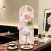 Ramo Creativo de Claveles y Rosas Tejidos para el Día de la Madre - Regalo para Mamá, Ramo de Hilo con Tarjeta de Felicitación de Mano