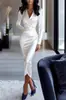 Saia Europeia e Americana de Cruzamento de Fronteira Estilo Deusa de Comprimento Médio Justa ao Corpo, Vestido de Alta Costura V-Neck com Cinto Satinado Famoso para Mulheres