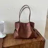 Bolso tote de nailon estilo coreano, de nicho, para mujer, gran capacidad, nuevo diseño 2026, bolso tipo cubo ligero, adecuado para ir al trabajo, bolso de hombro para mujer