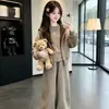 Conjunto de Moletom para Meninas Primavera e Outono 2026 Novo Estilo Jaqueta com Capuz Estilosa de Outono e Inverno com Plus Veludo Calça de Pernas Largas Conjunto de Duas Peças