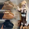 Botas de Neve Grossas para Crianças Botas Curtas Impermeáveis Antiderrapantes Novas de Inverno 2025 para Mulheres com Aumento Interno de Altura Sapatos de Algodão Botas Curtas com Revestimento de Veludo