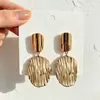 Pendientes Retro de Múltiples Estilos con Toque de Alta Gama Textura Exagerada Colgante Geométrico de Corazón Adornos de Oreja de Aleación Venta al por Mayor