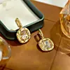 Pendientes Vintage de Lujo Ligero Estilo Francés para Mujer, Pendientes Chapados en Oro de Cobre de Alta Gama, Nuevos Pendientes de Moda con Temperamento y Diseño de Nicho