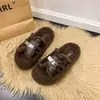 Chinelos fofos de uma tira estilo Melard para mulheres, nova coleção outono/inverno 2026, chinelos de sola grossa, versáteis para uso externo, chinelos quentes de algodão