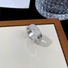 Anillo de gipsófila V dorado para mujer, versión ancha de tres filas del anillo clásico, chapado en oro de 18K, lleno de diamantes, estilo de moda para parejas