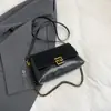 2025 Nuevo Otoño e Invierno Retro Bolso Mate Femenino Lindo Popular Bolso Cruzado Súper Popular Bolso Cuadrado Pequeño de un Solo Hombro para el Brazo