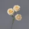 Rosa Búlgara Tres Cabezas Seda Artificial Flor Falsa Decoración Cascada de Rosas Pared Boda Flor Artificial Salón de Bodas