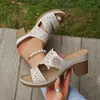 Sandalias Cuña cosidas transfronterizas europeas y americanas con diseño floral hueco, para uso exterior en verano, Peep-Toe del Sudeste Asiático al por mayor, tallas grandes