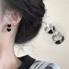 Pendientes de Clip de Lujo Ligero Estilo Hong Kong sin Agujeros para Orejas Pendientes Geométricos de Perla y Camelia para Mujer Sentido Avanzado Simples Elegantes Pendientes Versátiles
