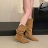 Botas Curtas Plissadas de Luxo Estilo Deserto de Nicho 2025 para Mulheres com Bico Apontado Trançado Salto Grosso Dobrável Bota Western de Uso Duplo
