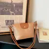 Bolsa Versátil de Novo Estilo com Visual Elegante, Bolsa Saco de Grande Capacidade para o Dia a Dia, Design Simples, Bolsa de Ombro para Usar sob o Braço, Bolsa de Mão para Mulheres