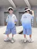 Roupa de Verão para Meninos 2026 Nova Roupa Esportiva de Verão para Crianças Maiores e Meninos, Manga Curta, Estilosa e Moderna