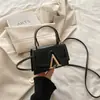 Bolsa Simples e Elegante Estilo Francês, Moda Verão 2026, Transversal Texturizada Feminina Estilo Coreano, Bolsa de Mão, Bolsa de Ombro, Bolsa Quadrada Pequena