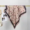 2026 Bufanda Cuadrada Grande Nueva Estampada Venta al por Mayor Moda Francesa Retro Bufanda de Imitación Seda Bufanda Cuadrada para Mujer