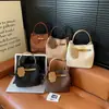 Bolso de Nicho Transfronterizo Nuevo 2025, Bolso Cruzado, Bolso Cubo Casual Simple de Moda, Bolso Versátil de Hombro para Viajes Diarios Bajo el Brazo