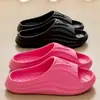 Chinelos de EVA para homens, sandálias de calçar para uso externo para mulheres, sandálias de praia femininas, chinelos fechados femininos, sapatos de casa