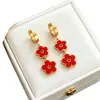 Brincos de Aço Titânio com Franja Não Desbota Flor de Cinco Folhas de Alto Padrão Cor Dourada Estilo Europeu e Americano Brincos de Personalidade para Mulheres Transmissão ao Vivo Transfronteiriça