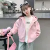 Ropa exterior para niñas, estilo de finales de otoño, nueva colección 2026, ropa de primavera de moda para niños, sudadera con capucha, top de otoño moderno para niñas pequeñas