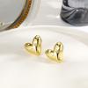 Brincos de pino de coração LOVE banhados a ouro 18K para mulheres joias moda rosto fotossensível avançado brincos em forma de coração em estoque atacado