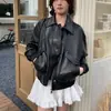 Jaqueta de couro estilo motociclista retrô para mulheres, nova coleção de início de outono, elegante e de corte solto, perfeita para baixinhas, top da moda