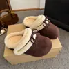 Pantufas Meias de Pelúcia com Biqueira para o Inverno 2025, Quentes e Versáteis, Pantufas de Algodão com Aumento de Altura, Pantufas Peludas com Solado Grosso Retrô para Mulheres Usarem Fora