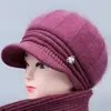 Chapéus de outono e inverno para mulheres de meia-idade e idosas, chapéus de tricô grossos e quentes de pelo de coelho com forro de veludo para senhoras idosas, avós, proteção contra o frio, proteção para as orelhas, chapéus de tricô
