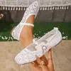 Bailarinas planas de encaje para mujer listas para enviar transfronterizas con un diseño de una sola tira, con malla y cierre de velcro para transpirabilidad, adecuadas para todas las estaciones