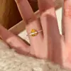 Brincos Populares de Nicho Xiaohongshu com Diamante Amarelo em Forma de Gota com Design Exquisito de Alto Padrão, Anel Versátil para o Dedo Indicador Feminino, Disponível para Dropshipping