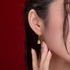 Línea de Doble Oreja Chapada en Oro de Latón Doble Felicidad de Vietnam Pendientes Largos de Arena Dorada Estilo Chino Vintage Joyería de Moda