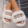 Chinelo Feminino da Moda para Casa Quente de Salto Baixo com Corrente Transfronteiriça de Pérolas e Strass