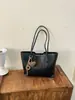 Bolsa grande de alta capacidade, minimalista e fashion, transfronteiriça, estilo novo, chique e única, bolsa de ombro casual, bolsa de ombro retrô e versátil