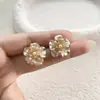 Novos e estilosos brincos de flor de gardênia cravejados de diamantes, requintados, de alta qualidade, simples, únicos e personalizados com um design sofisticado