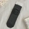 Meias Finas de Cor Sólida para Primavera e Verão, Meia de Cano Médio para Mulheres, Meias Respiráveis Sem Costura Simples e Versáteis, Meias Largas Estilo Japonês com Listras Verticais