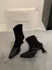 Botas Patchwork Marrons de Salto Fino para Mulheres 2026 Outono/Inverno Bico Fino Camurça Stretch Botas de Cano Curto Elegantes Emagrecedoras Botas de Salto Alto