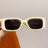 Gafas de Sol Rectangulares Sexy Retro Americanas para Mujer, Gafas de Sol Ins de Marco Pequeño Estrecho de Gama Alta, Hip-Hop Europeo y Americano Negro