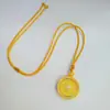 Colar Pingente Bússola Giratória Atrai-Fortuna e Auspiciosa Cravejado com Diamantes, Corrente para Suéter com Pingente de Disco Dourado Tendência Estilo Chinês
