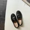 Versão em Couro~Mocassins Redondos Retrô Estilo Britânico com Moeda Dourada Sapatilhas Slip-on Femininas para o Trabalho Corte Profundo Salto Bloco Sapatos Pequenos de Couro