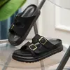 Sapatos Birkenstock Versáteis e Modernos para Mulheres 2026 Verão Novo Estilo Meio-Chinelos para Exterior Sandálias Femininas para Uso Diário