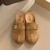 Novos tamancos vintage de bico fechado para mulheres para o início do outono de 2026, sapatos baixos slip-on confortáveis e versáteis para uso ao ar livre