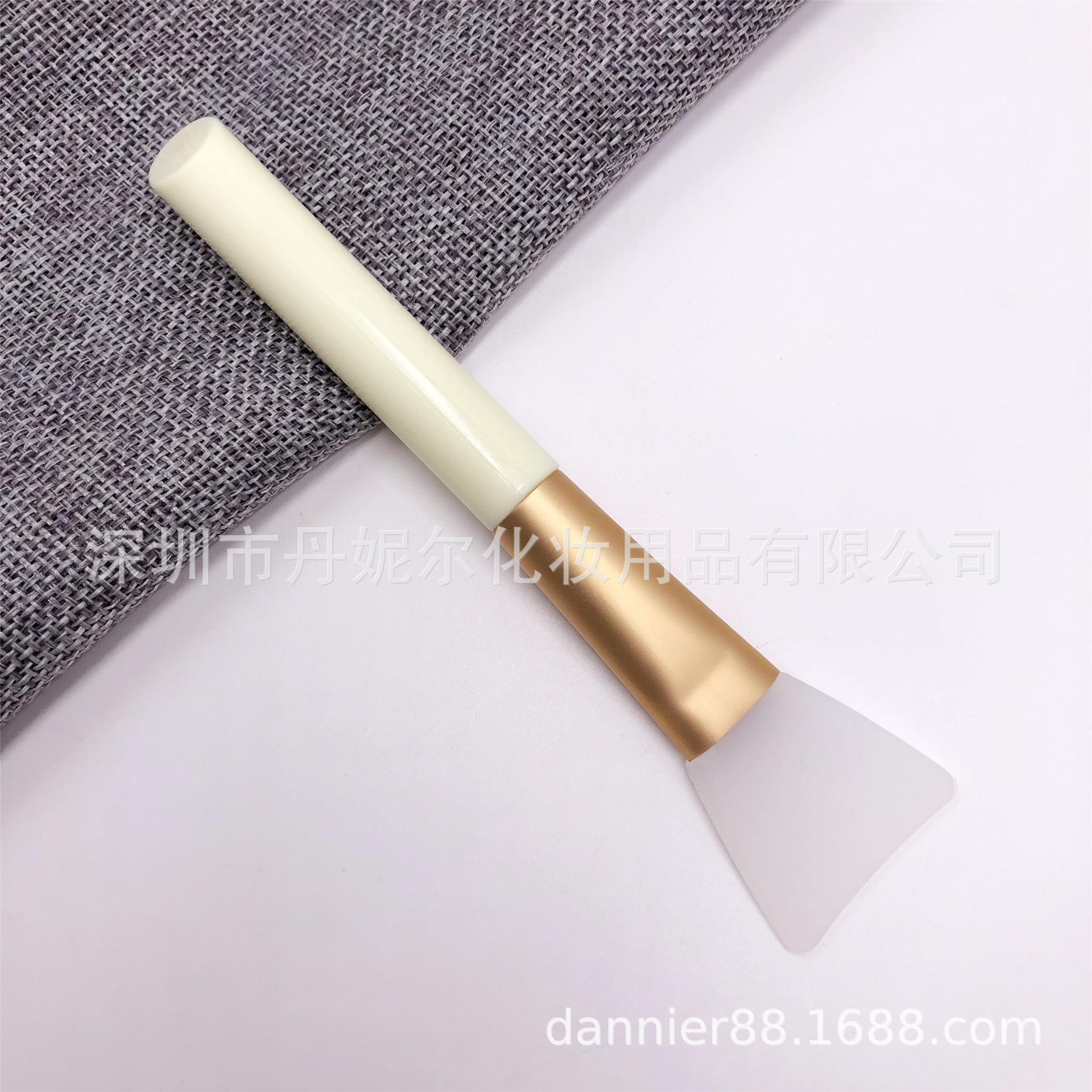 新硅胶刷斜尾柄黄色.jpg