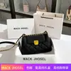 Entrega en una sola pieza bolso de cadena rombos estilo pequeño fragante 2023 popular bolso de hombro para el trabajo bajo el brazo al por mayor