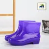Botas de chuva de secagem rápida sem forro para mulheres, botas de chuva de cano alto em algodão aveludado, impermeáveis, antiderrapantes, de cano médio, sapatos de borracha, botas de água, cozinha, quentes