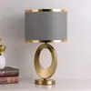 Luminária de Mesa Pequena de Metal de Luxo Acessível Estilo Escandinavo para Quarto, Sala de Estar, Estudo Criativa Simples Moderna Retrô Decorativa de Cabeceira