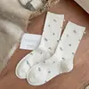 Calcetines Xiaochi Life: Cálidos para otoño e invierno, estampado floral pequeño estilo coreano, calcetines de punto hasta la pantorrilla con cuentas, venta al por mayor