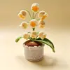 En Stock Tejido a Mano 9 Cabezas Muguete Lindo Hilo de Cuatro Hebras Planta en Maceta Decoración de Escritorio Adorno Planta Artificial en Maceta Venta al por Mayor
