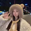 Chapéu de Urso Duplo Fofo com Cadarço para Adultos Outono e Inverno Chapéu de Pelúcia Versátil Proteção de Orelha para Ciclismo Chapéu com PomPom